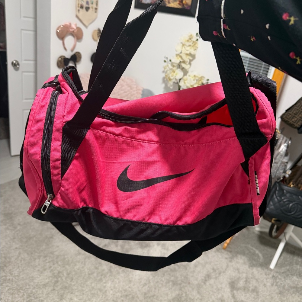 Nike Pink and Black workout gym Bag with two lifting belts